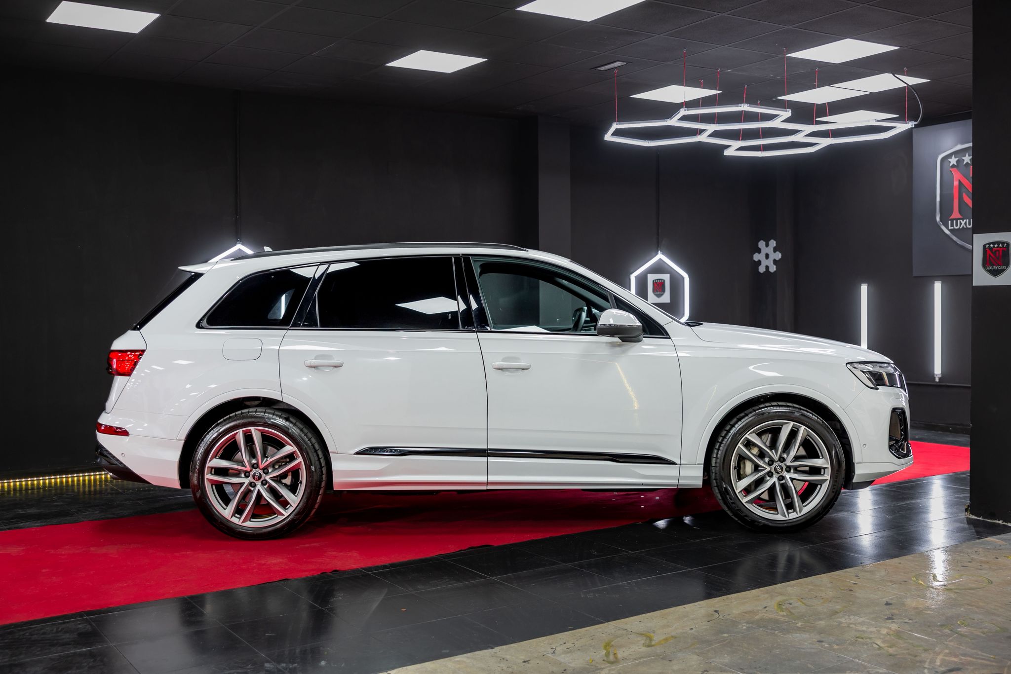 AUDI Q7 55 TFSI S Matrix
