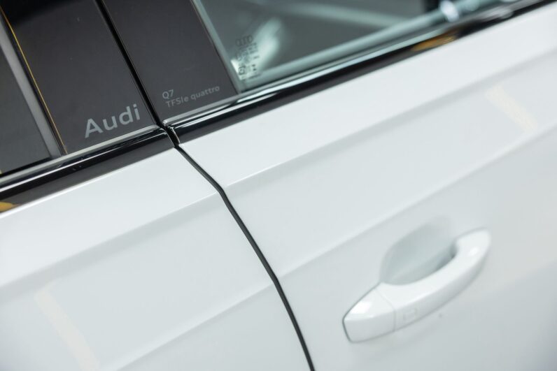 AUDI Q7 55 TFSI S Matrix