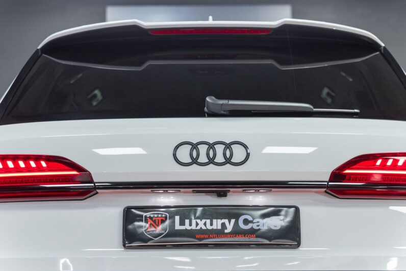 AUDI Q7 55 TFSI S Matrix