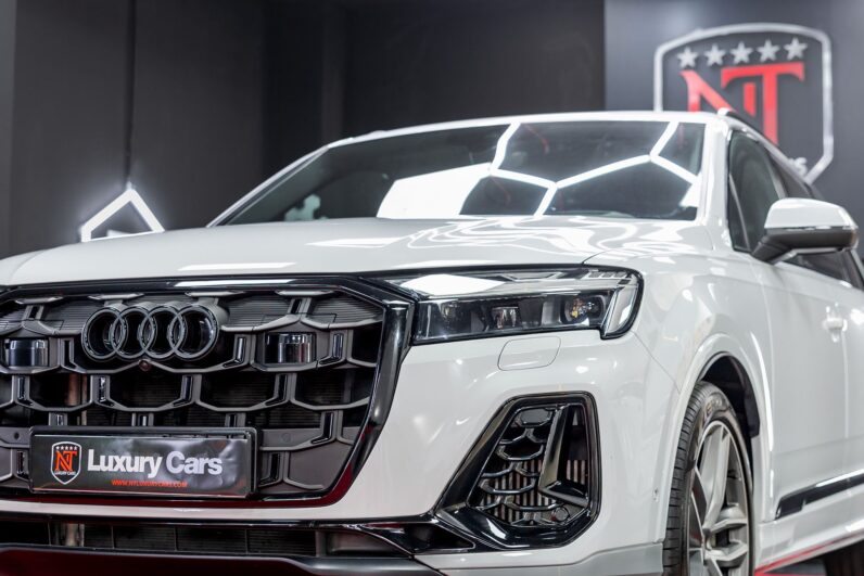 AUDI Q7 55 TFSI S Matrix