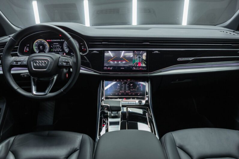 AUDI Q7 55 TFSI S Matrix
