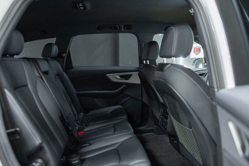 AUDI Q7 55 TFSI S Matrix