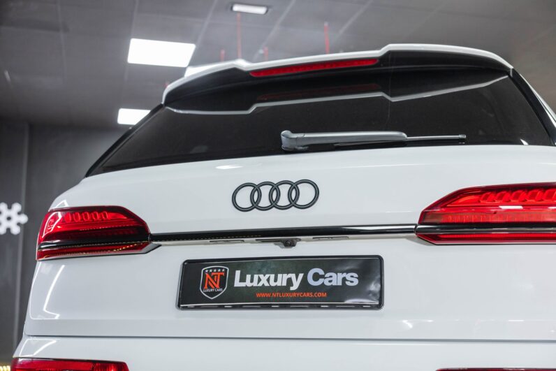 AUDI Q7 55 TFSI S Matrix