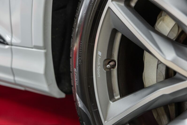 AUDI Q7 55 TFSI S Matrix